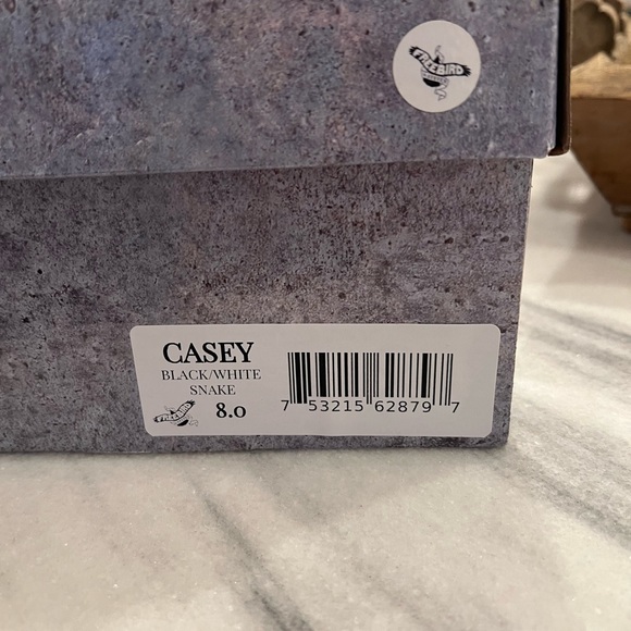 Freebird Casey Black/White Snake Boots - size 7 and size 8 EUC! - Picture 3 of 6